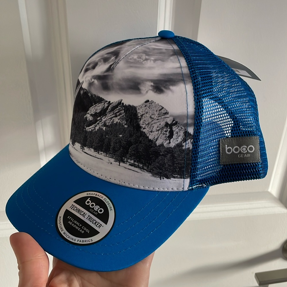 ✨NEW✨Boco Gear Trucker Hat with black & white photo of the Boulder Flatirons - Picture 3 of 12